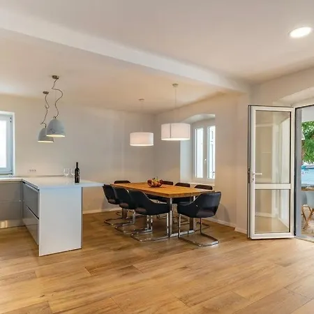 Βίλα Estera By Guide Žuljana