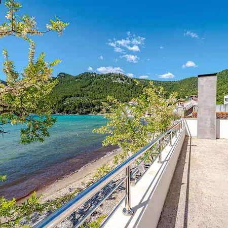 Estera By Guide Villa *