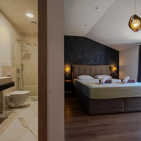 Estera By Guide Villa