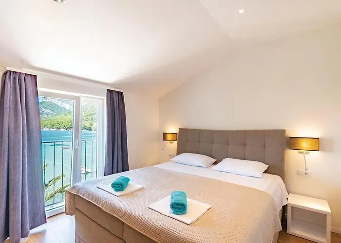 Estera By Guide 스톤