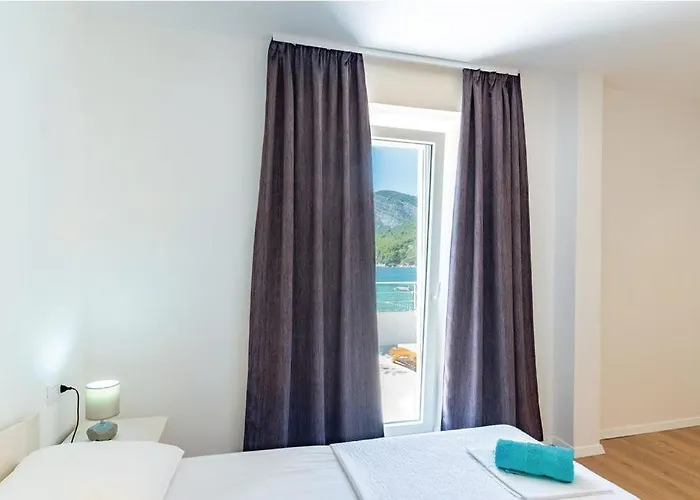 Estera By Guide 스톤