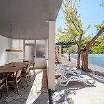 Estera By Guide Vila *