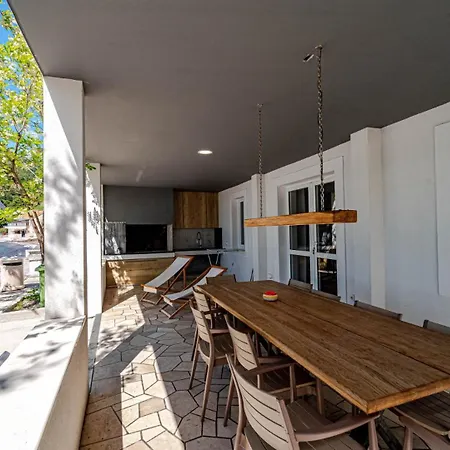 Villa Estera By Guide